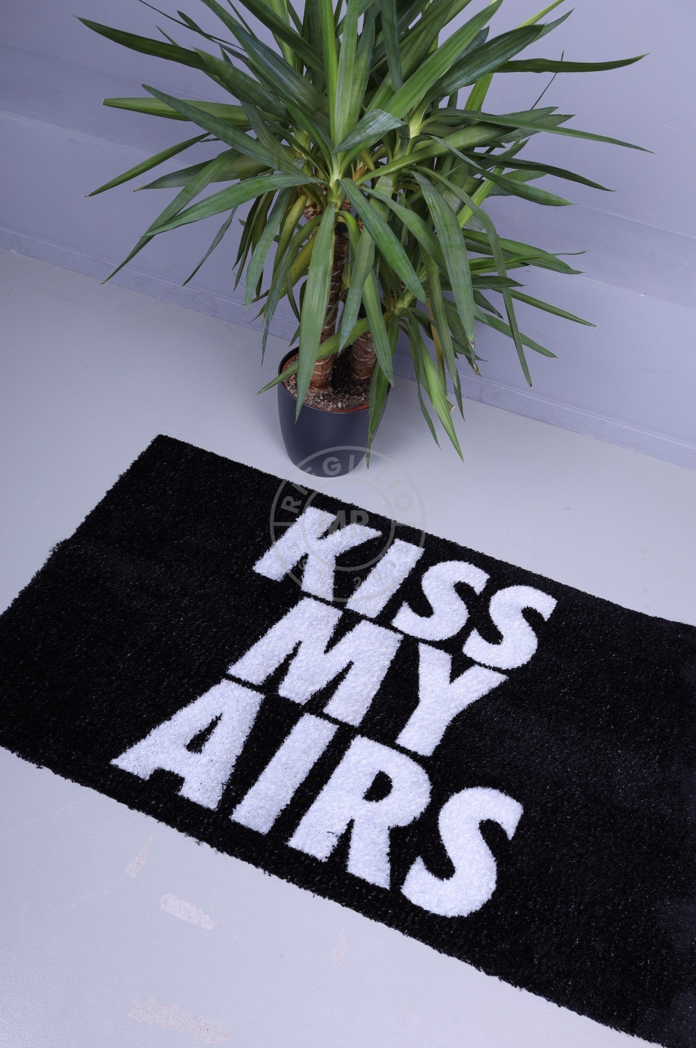 Doormat - KISS MY AIRS - Black